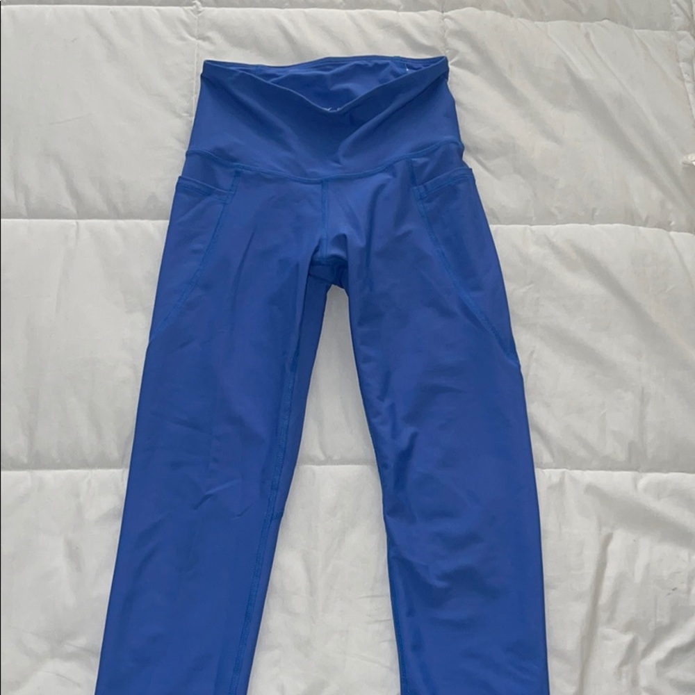 Old Navy Women’s Workout Leggings Crop
